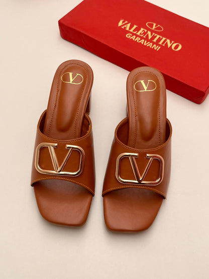 V Logo Heel Brown