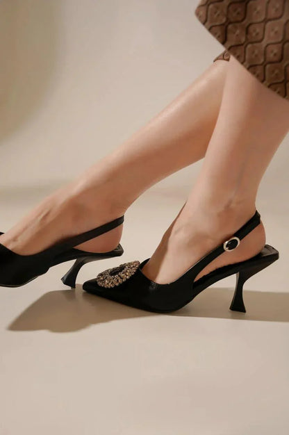 Brooch Heel Black